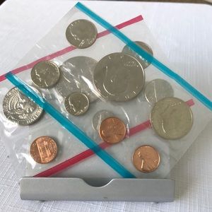 2973 Uncirculated coins, 2 sets sealed